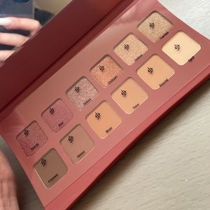 Illamasqua make up pallet